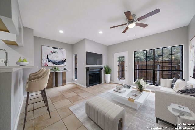 8611 Datapoint Dr Property Photo 1
