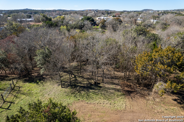 109 N Oak Bluff Blvd Property Photo 1