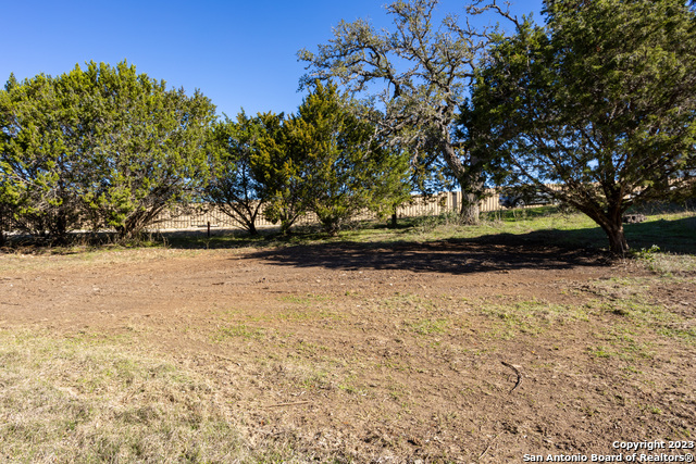 109 N Oak Bluff Blvd Property Photo 24