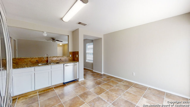 9926 Hawksbill Peak Property Photo 4