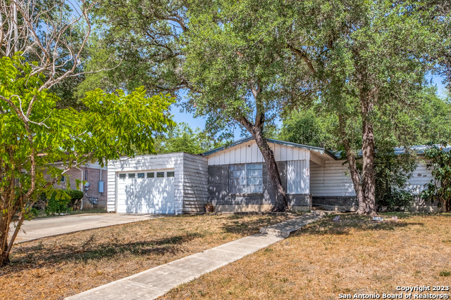 210 Stardust Dr Property Photo 1