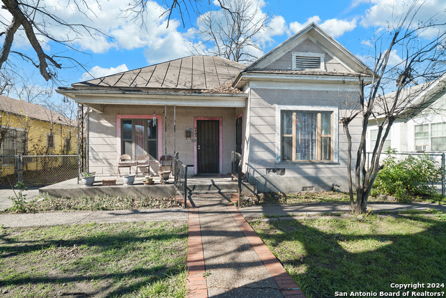 2315 S Zarzamora St Property Photo 1
