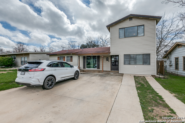 534 E Palfrey St Property Photo 1