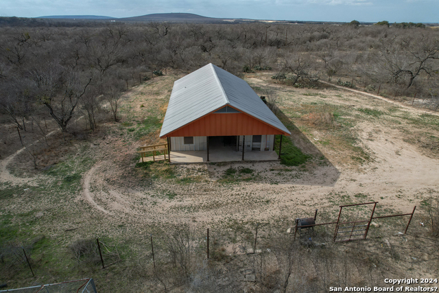 6425 W US Highway 90 Property Photo 1