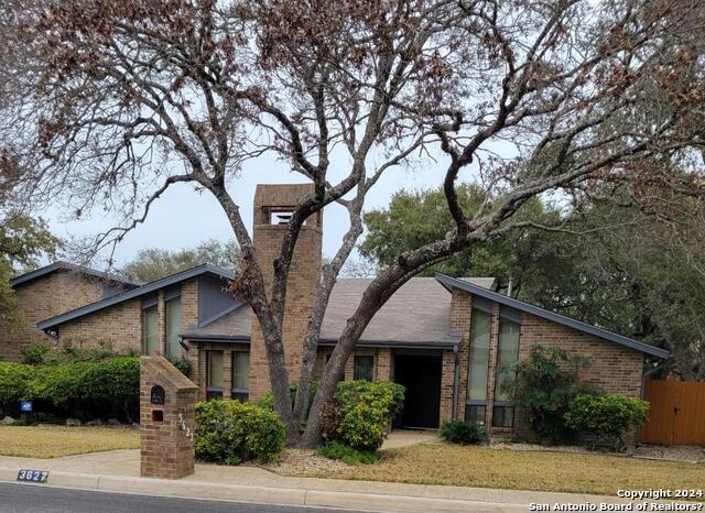 3627 Hunters Cliff Property Photo 1