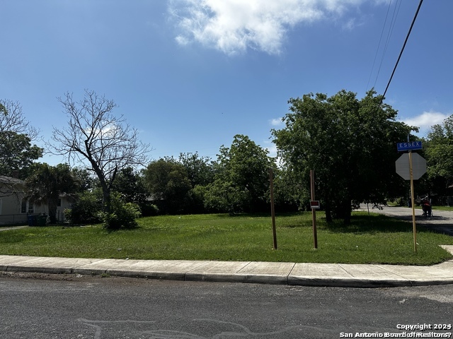 202 Essex St Property Photo 1