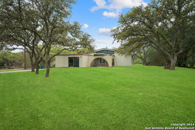 15525 Oak Grove Dr Property Photo 1
