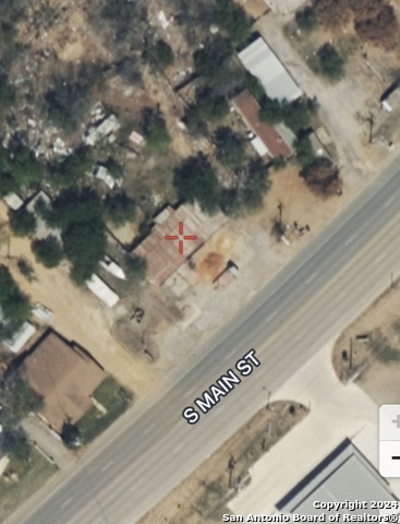 807 & 809 S Main/ih-35 Business Loop Property Photo 3