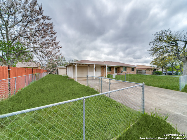 106 Covey Lane Property Photo 1