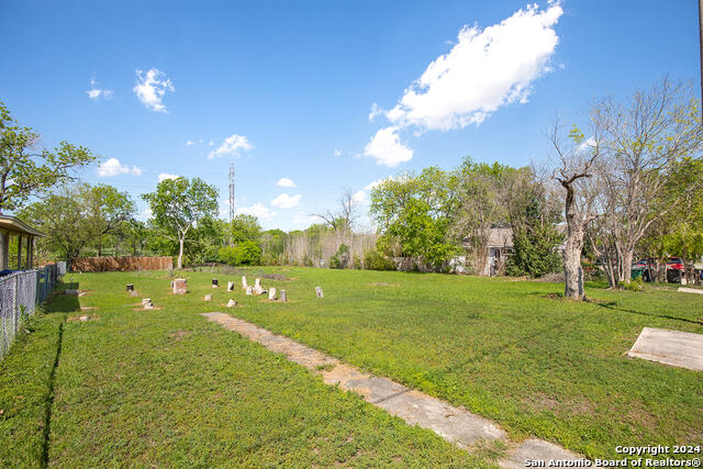 1811 Burleson Property Photo 3