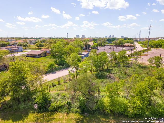 1811 Burleson Property Photo 10