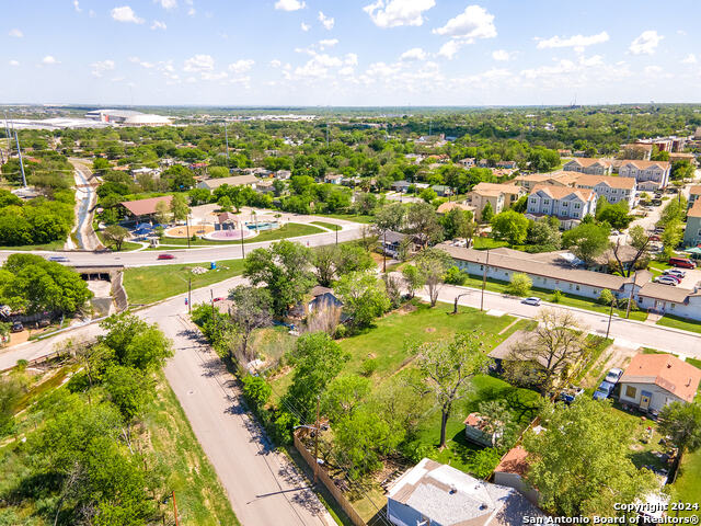 1811 Burleson Property Photo 14