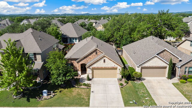 110 VAIL DR Property Photo 1