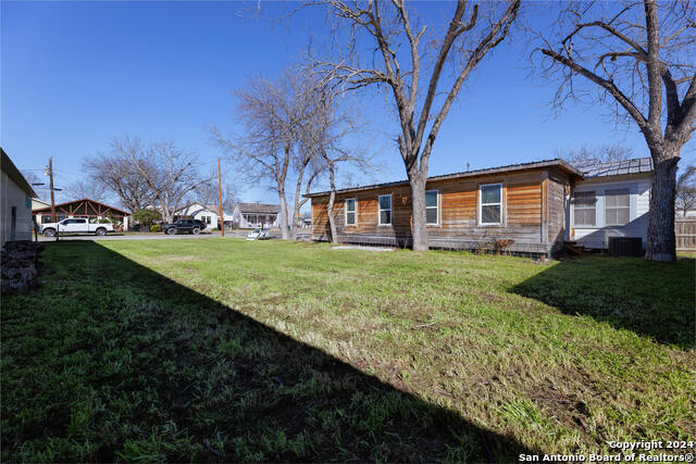 521 Sixth St Property Photo 17