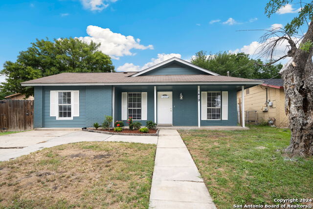 1419 BEVERLY ANN ST Property Photo 1