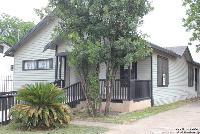 105 Drake Ave Property Photo 1