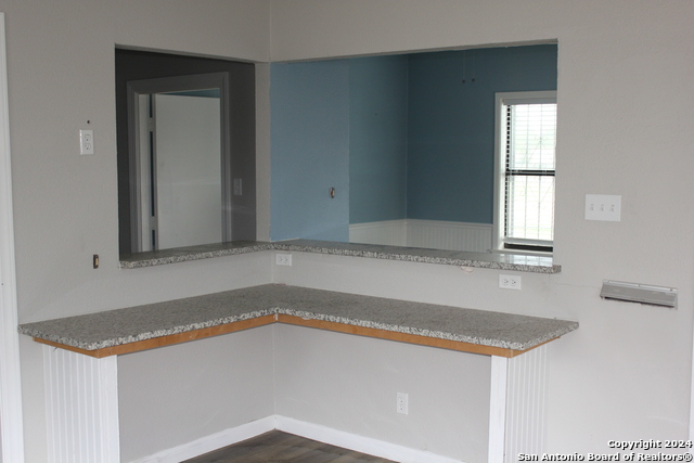 105 Drake Ave Property Photo 3