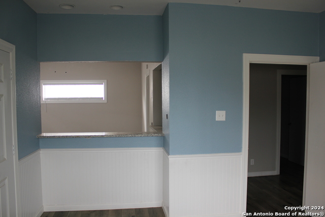 105 Drake Ave Property Photo 4