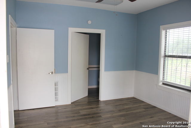 105 Drake Ave Property Photo 5