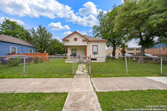 2318 W Cesar Chavez Property Photo 1
