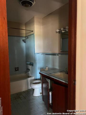 214 S 19th St Property Photo 4