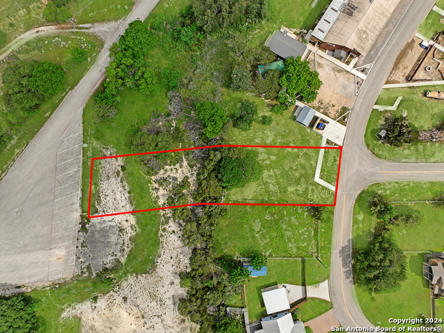 944 Ledgerock Dr Property Photo 3