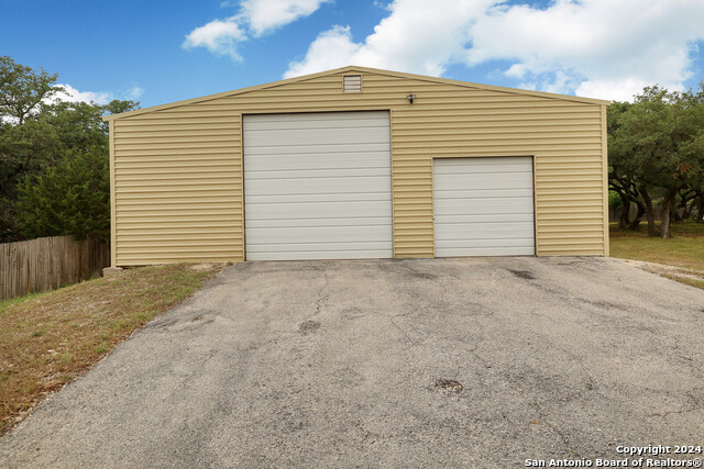 610 Tamarack Dr Property Photo 2