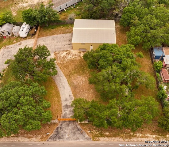 610 Tamarack Dr Property Photo 6