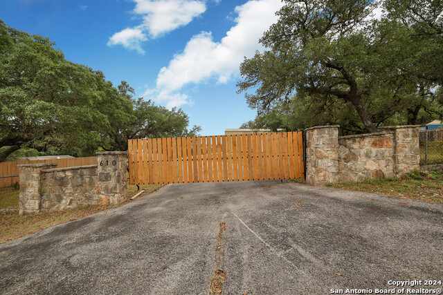 610 Tamarack Dr Property Photo 9