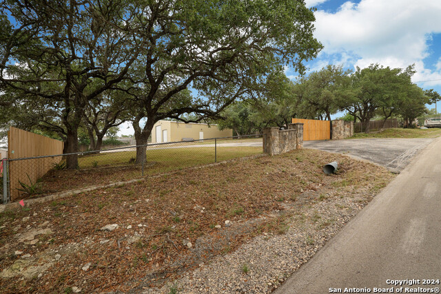 610 Tamarack Dr Property Photo 10