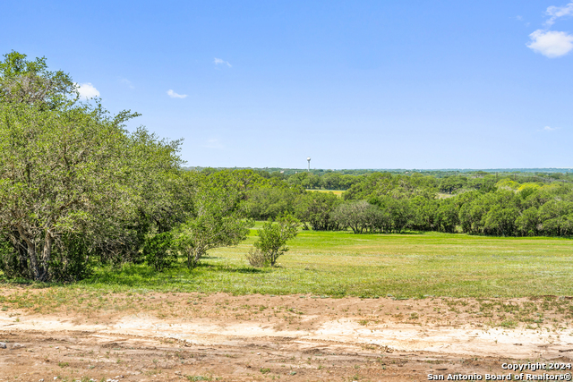 1422-1 Rm 2766 Property Photo 5