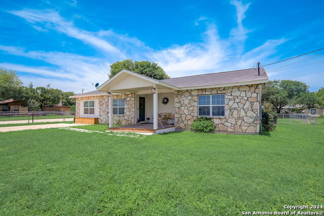 715 Walnut St Property Photo 2