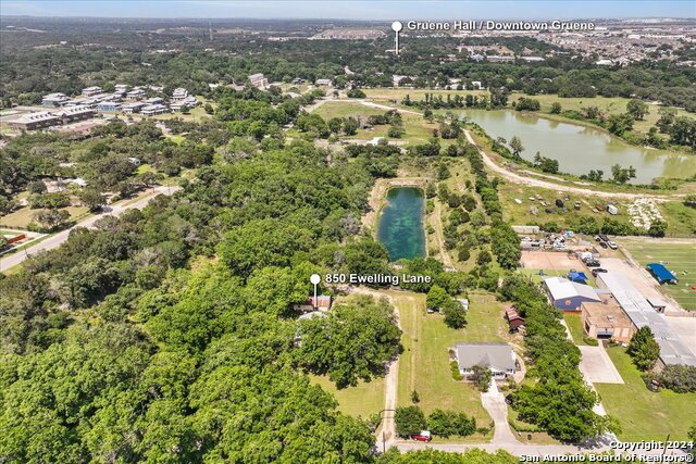 850 Ne Ewelling Lane Property Photo 17