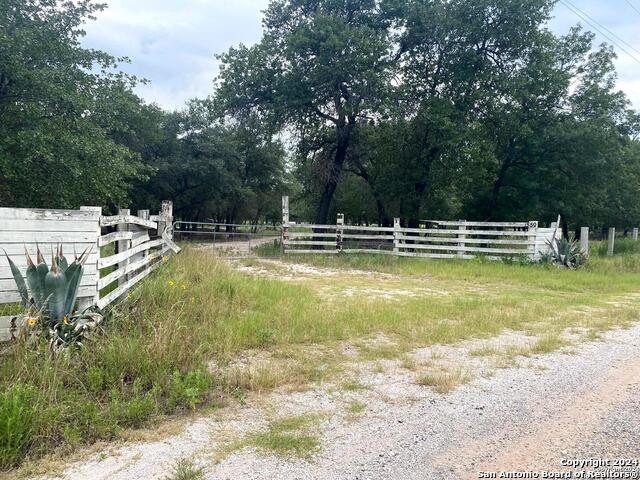 1550 E Hickory Ln Property Photo 1