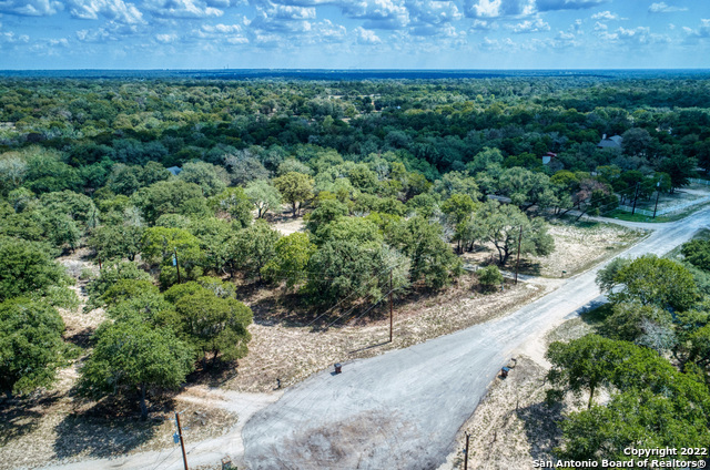 150 Oak Hollow Property Photo 1