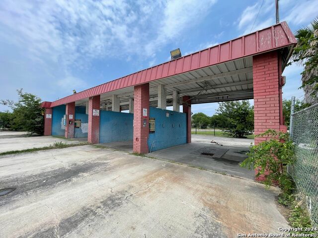 4607 Castle Cross Property Photo 2