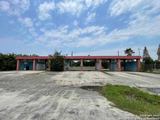 4607 Castle Cross Property Photo 4
