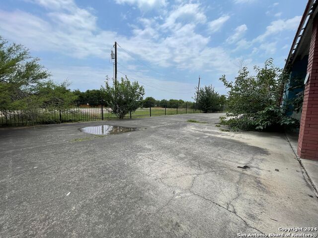 4607 Castle Cross Property Photo 18