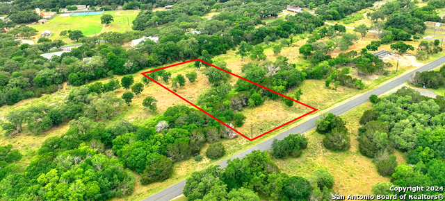 7064 CIRCLE OAK DR Property Photo 1