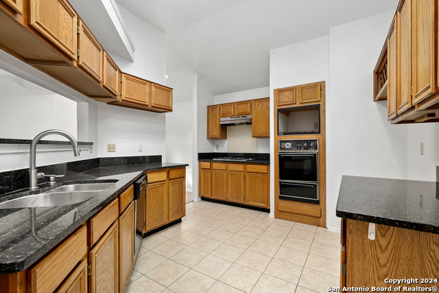 7542 Tantara Ct Property Photo 6