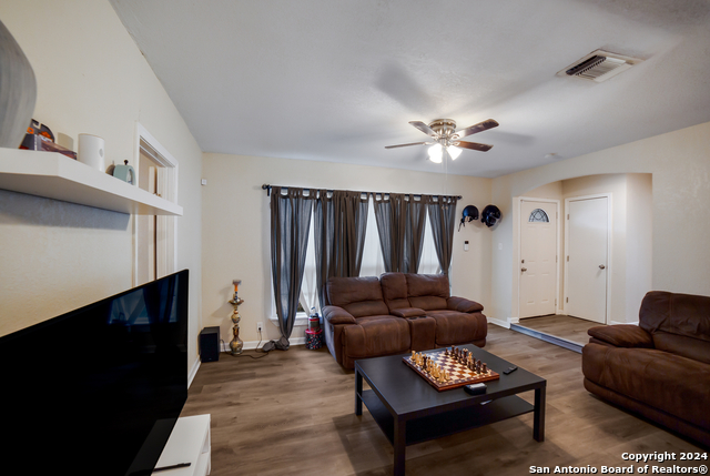 5314 Borchers Dr Property Photo 6