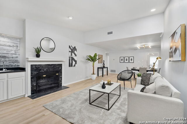 7738 Chambers Rd Property Photo 1