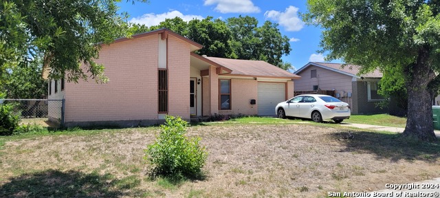 5810 WOODHILL Property Photo 1