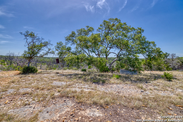 351 N Ringtail Rd Property Photo 3