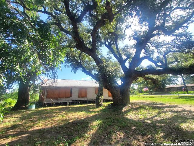 19535 Somerset Rd Property Photo 4