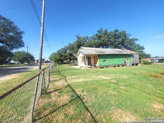 19535 Somerset Rd Property Photo 5