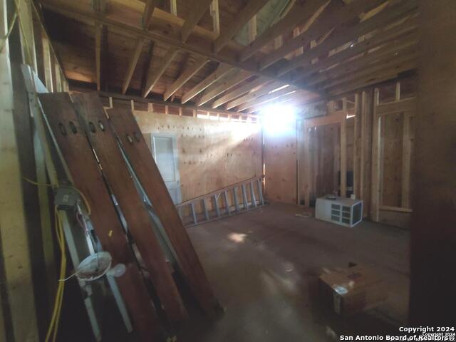 19535 Somerset Rd Property Photo 15