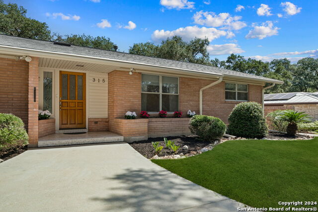 315 Donella Dr Property Photo 1