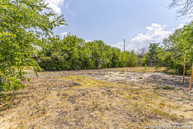 1710 Hays St Property Photo 7
