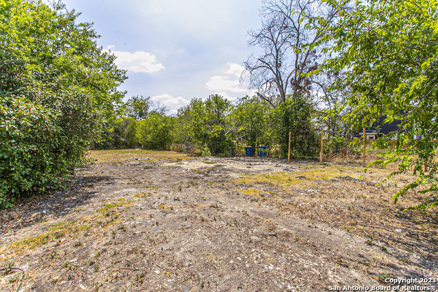 1710 Hays St Property Photo 12